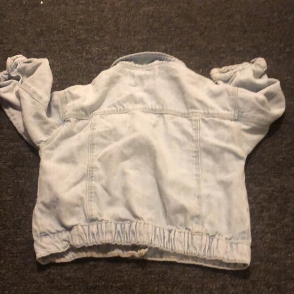 ZARA Brand Girl's 4-5 year Kid's Light Wash Denim Jean Jacket - Picture 6 of 6